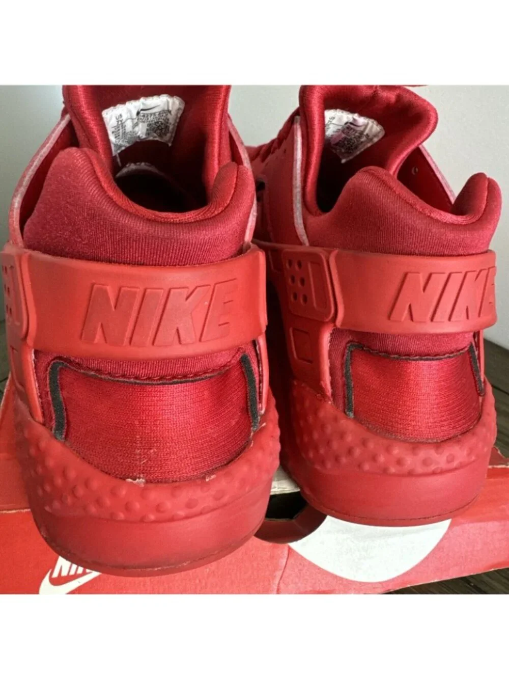 Nike Huarache Run GS University Red Youth Size 7Y Sneakers W/Box